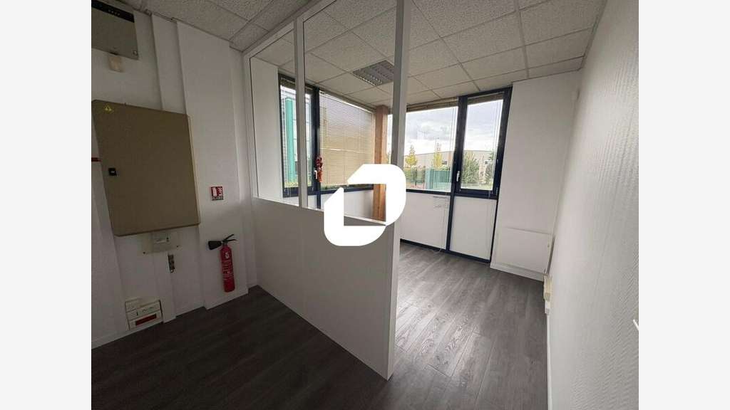 A louer Bureaux 200m² Les mureaux