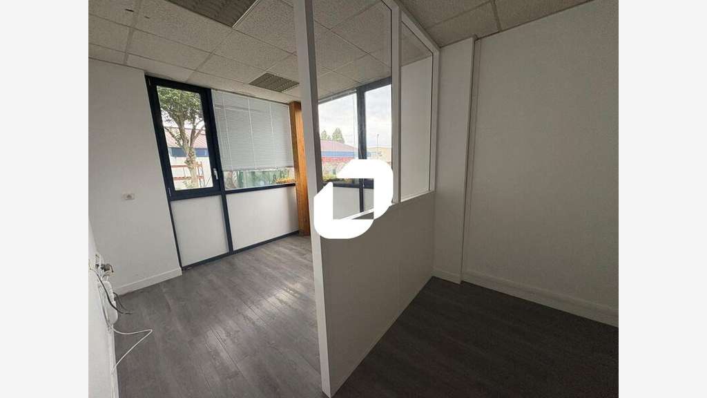 A louer Bureaux 200m² Les mureaux