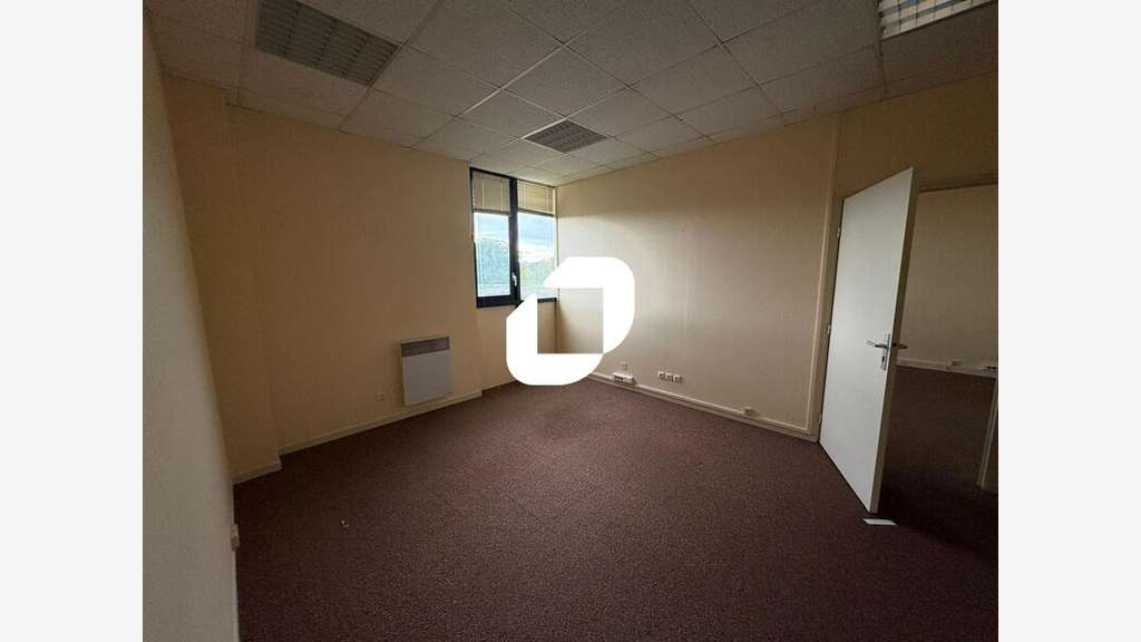 A louer Bureaux 200m² Les mureaux