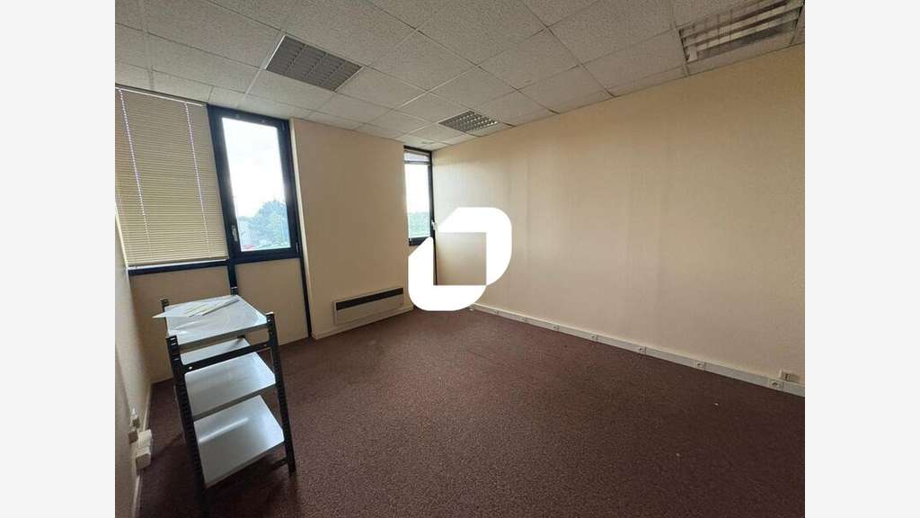 A louer Bureaux 200m² Les mureaux