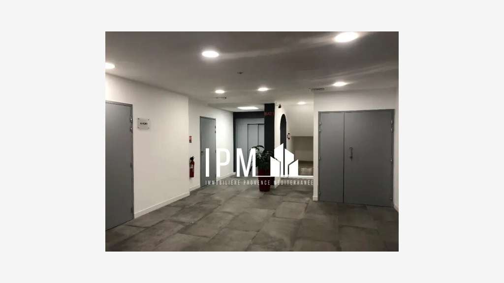 A louer bureaux 100m² à Aubagne ZI des Paluds