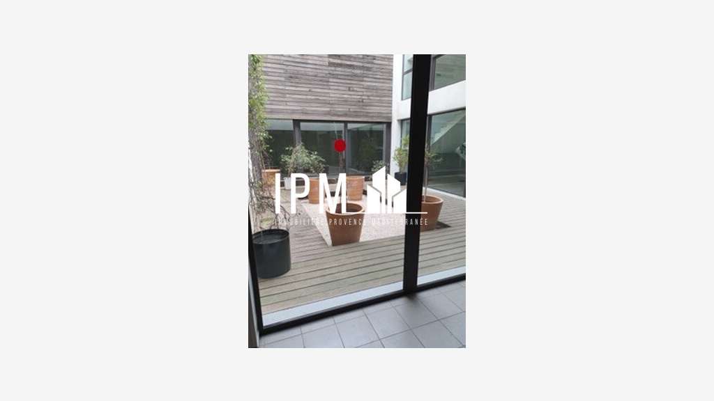 A louer bureaux 260m² R+1 à Aubagne ZI des Paluds