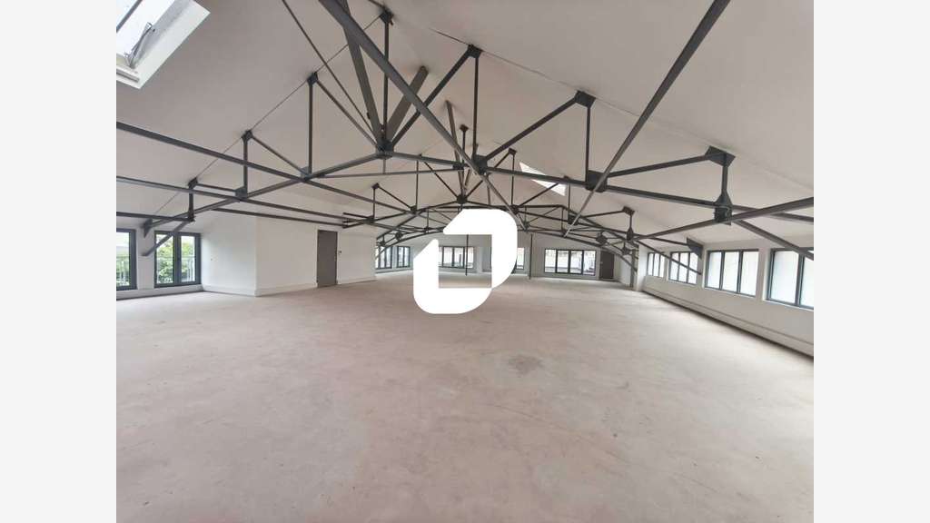 A louer Bureaux 449m² Les pavillons sous bois