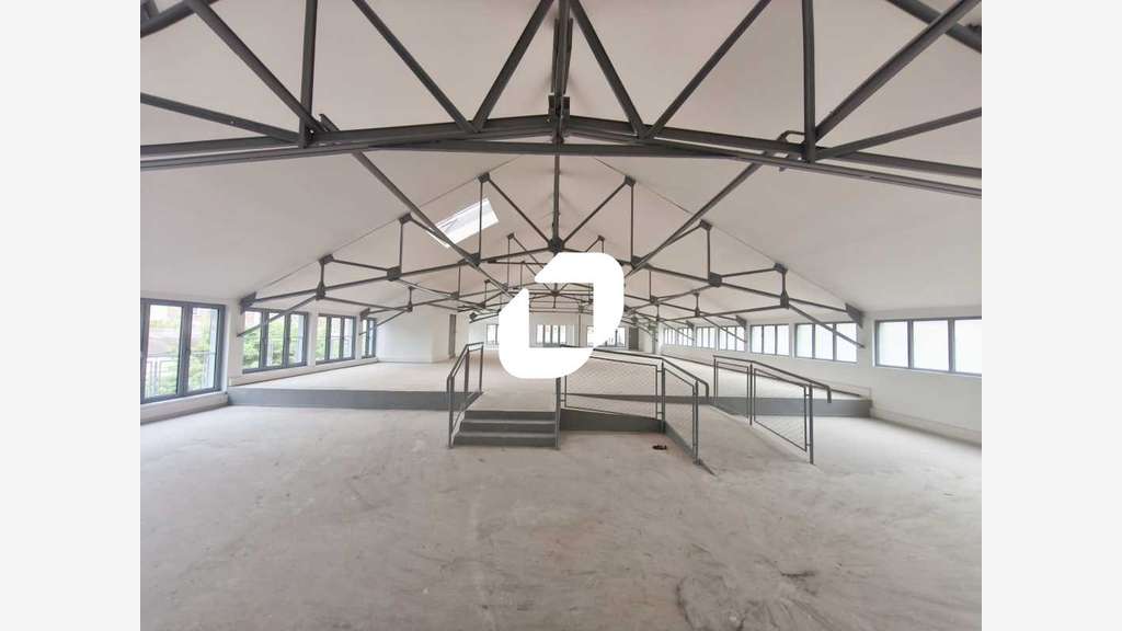 A louer Bureaux 449m² Les pavillons sous bois