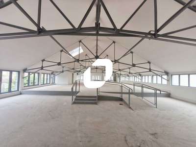 A louer Bureaux 449m² Les pavillons sous bois
