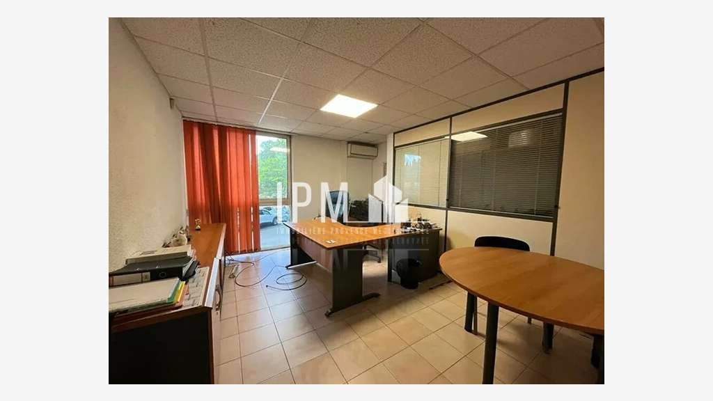 A louer bureaux 320m² divisibles ZAC de l'Agavon