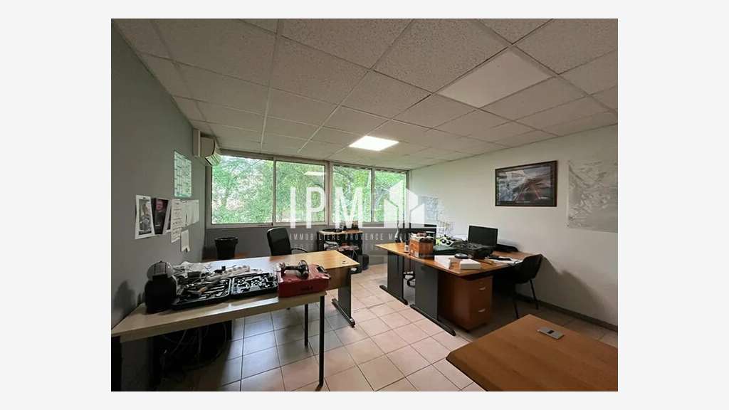 A louer bureaux 320m² divisibles ZAC de l'Agavon