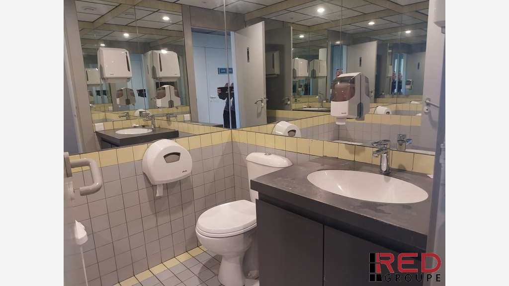 A louer bureaux 174m² R+1 ZI l'Agavon Les Pennes