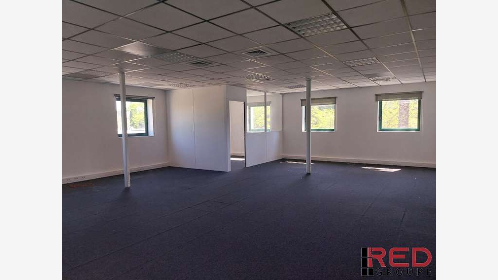 A louer bureaux 174m² R+1 ZI l'Agavon Les Pennes