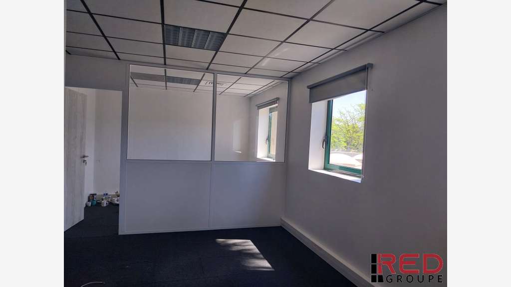 A louer bureaux 174m² R+1 ZI l'Agavon Les Pennes