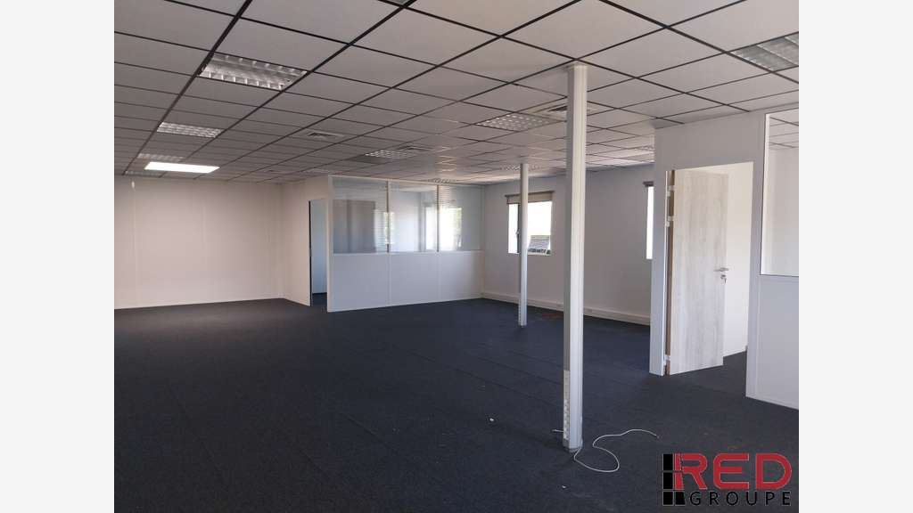 A louer bureaux 174m² R+1 ZI l'Agavon Les Pennes