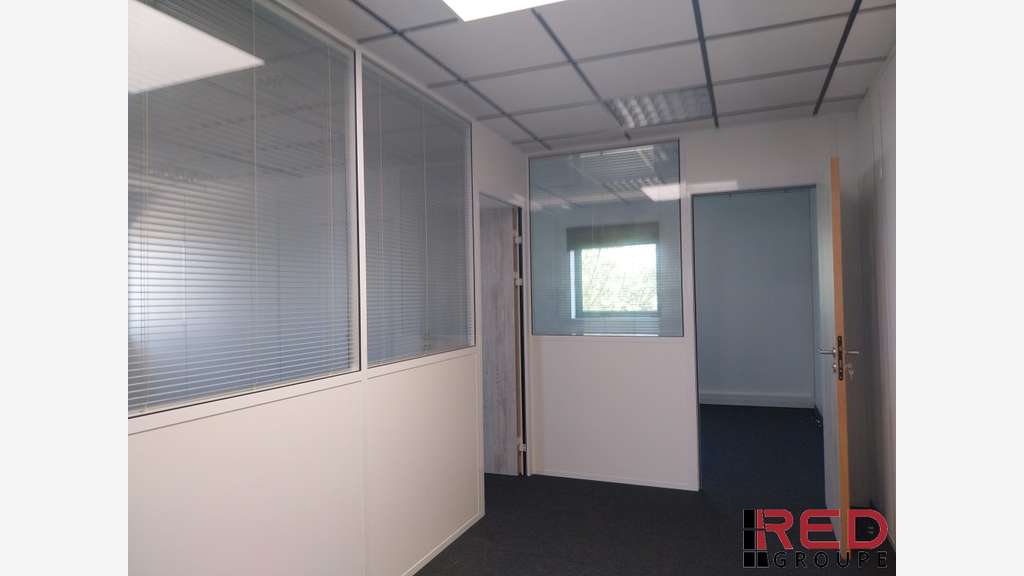 A louer bureaux 174m² R+1 ZI l'Agavon Les Pennes