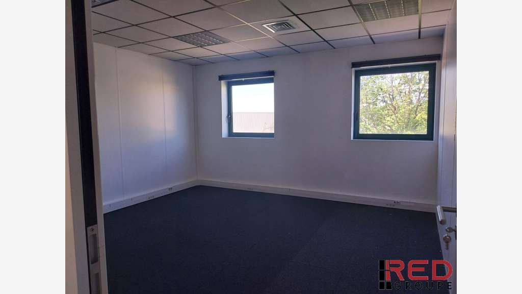 A louer bureaux 174m² R+1 ZI l'Agavon Les Pennes