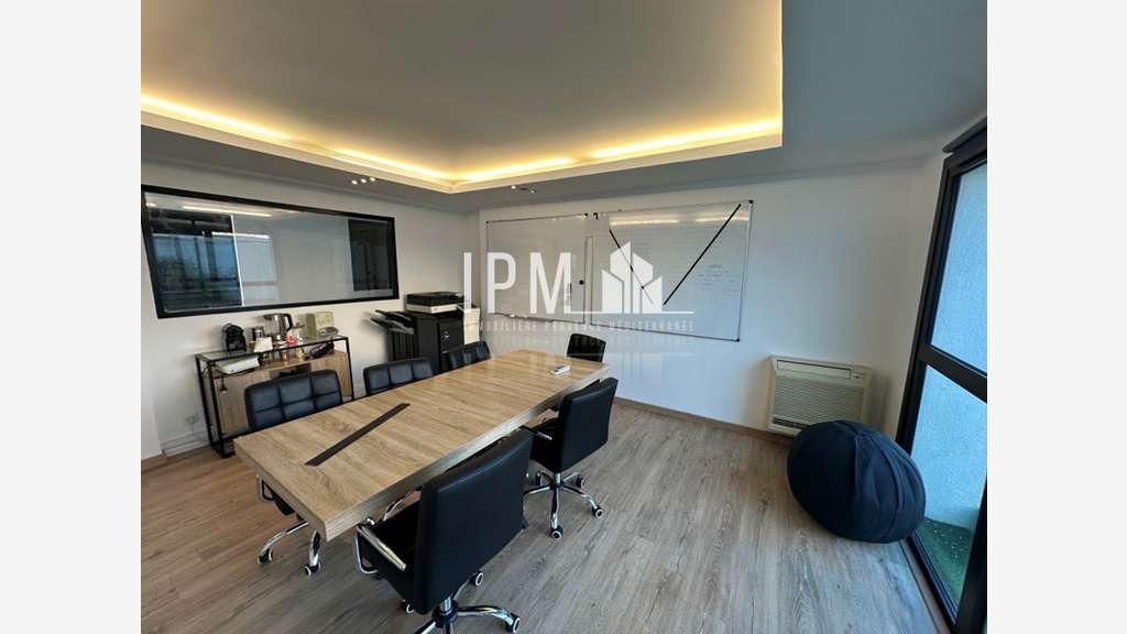 Bureaux de 130 m² - 13170 LES PENNES MIRABEAU