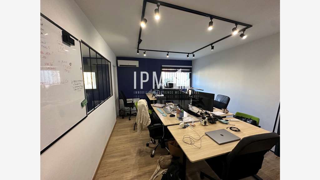 Bureaux de 130 m² - 13170 LES PENNES MIRABEAU
