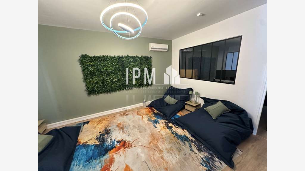 Bureaux de 130 m² - 13170 LES PENNES MIRABEAU