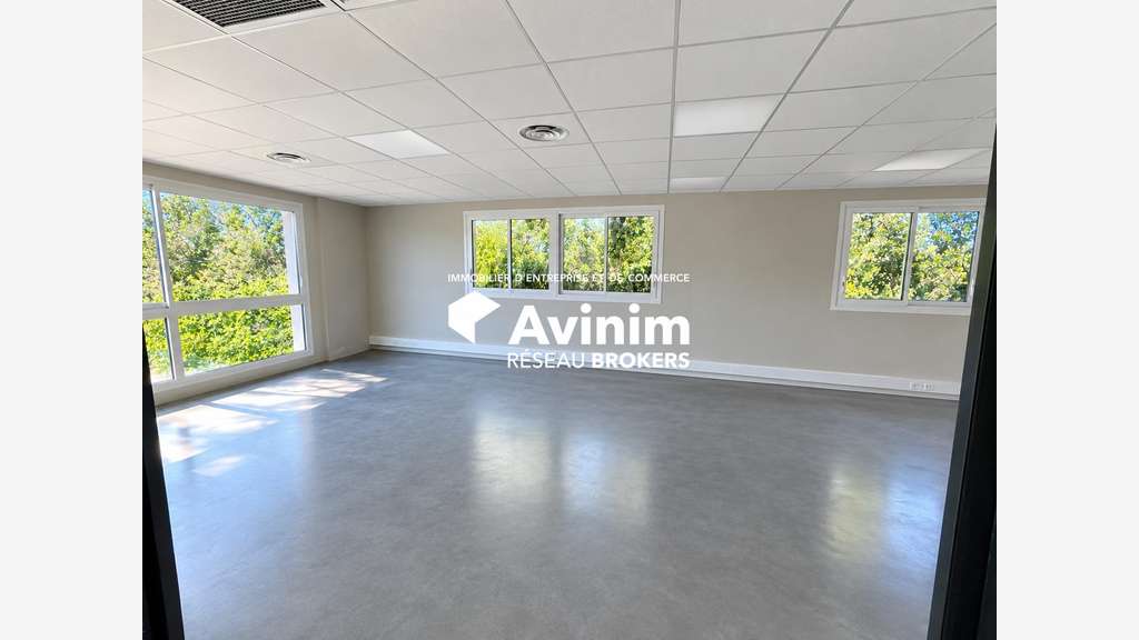 Bureaux 388m² à louer Pennes-Mirabeau Zone Agavon