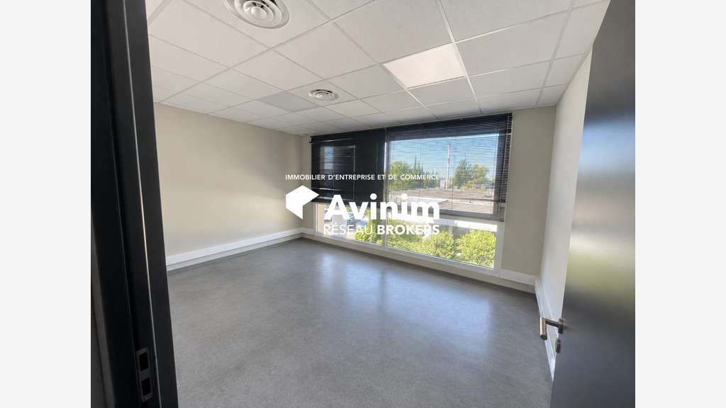 Bureaux 388m² à louer Pennes-Mirabeau Zone Agavon