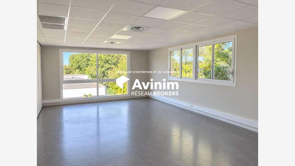 Bureaux 388m² à louer Pennes-Mirabeau Zone Agavon
