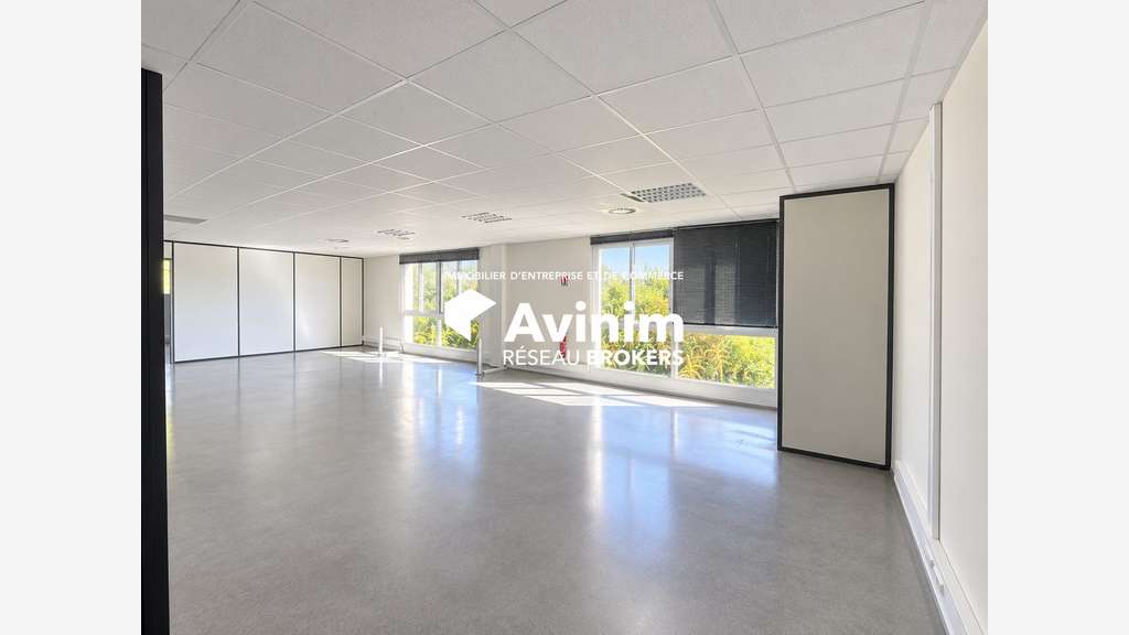 Bureaux 388m² à louer Pennes-Mirabeau Zone Agavon