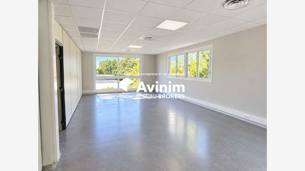 Bureaux 388m² à louer Pennes-Mirabeau Zone Agavon