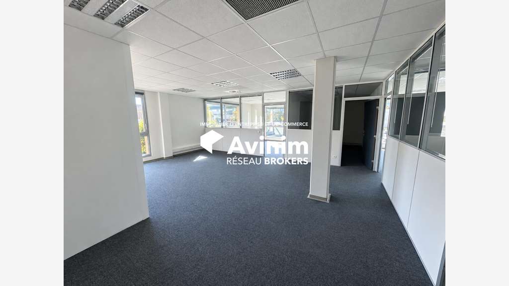 Bureaux 388m² à louer Pennes-Mirabeau Zone Agavon