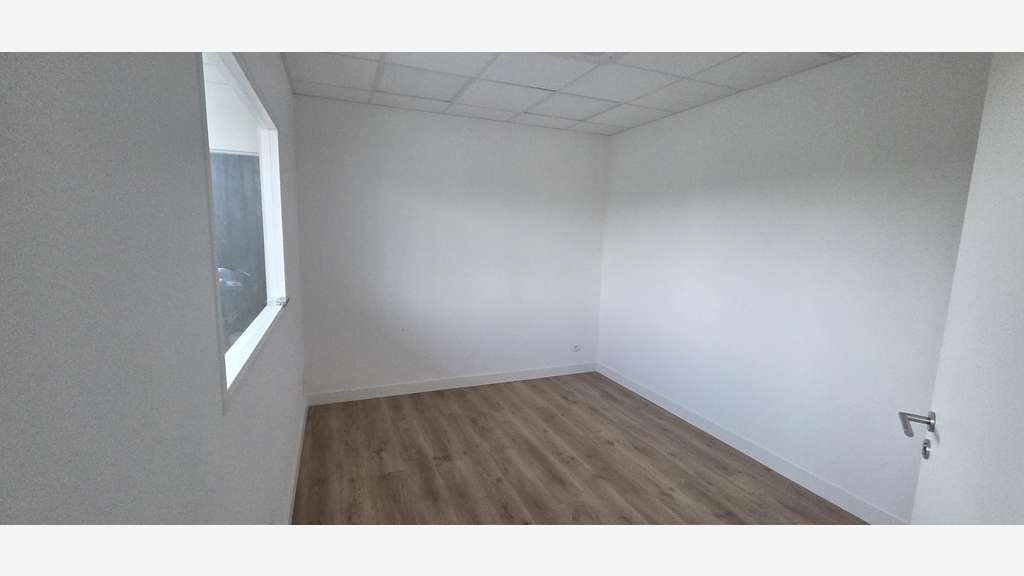 Bureaux de 120m² à louer en R+1 les Ponts de Cé