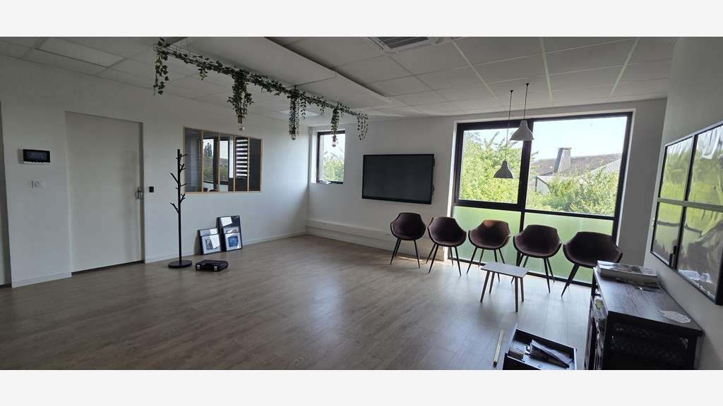 Bureaux 168m² à louer les Ponts de Cé Angers Sud
