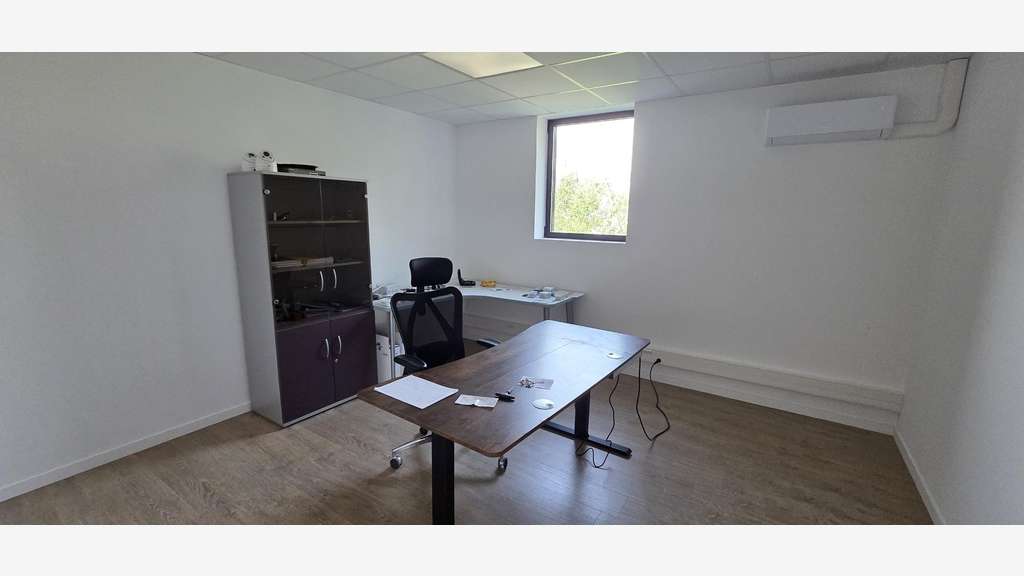 Bureaux 168m² à louer les Ponts de Cé Angers Sud