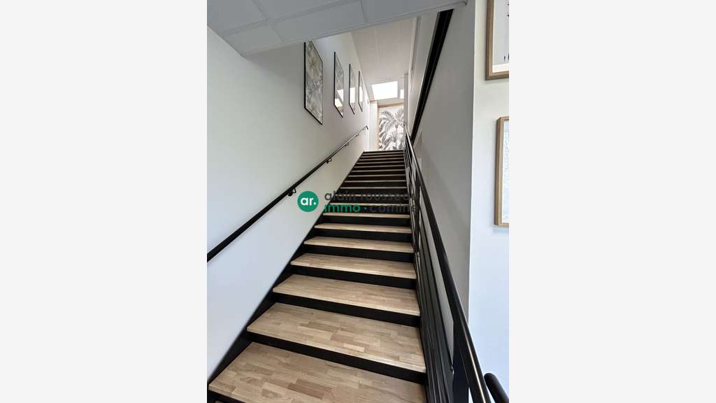 A louer bureaux avec stockage aux Ponts-de-Cé