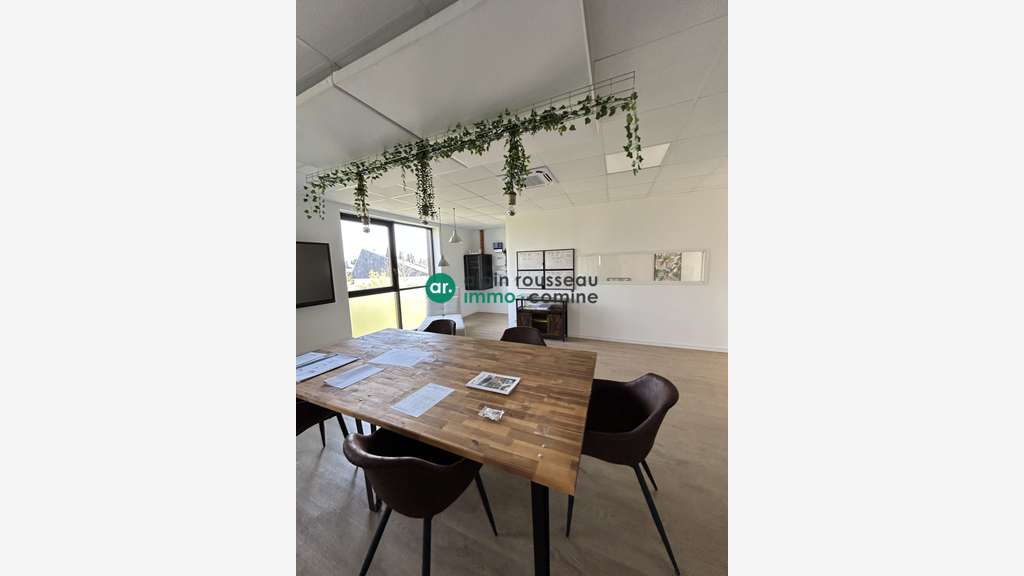 A louer bureaux avec stockage aux Ponts-de-Cé