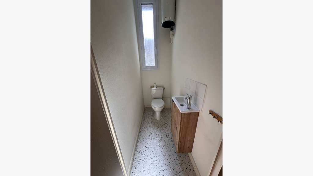 Location bureau 67m² R+1 Les Sables hyper centre