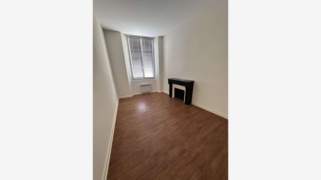 Location bureau 67m² R+1 Les Sables hyper centre
