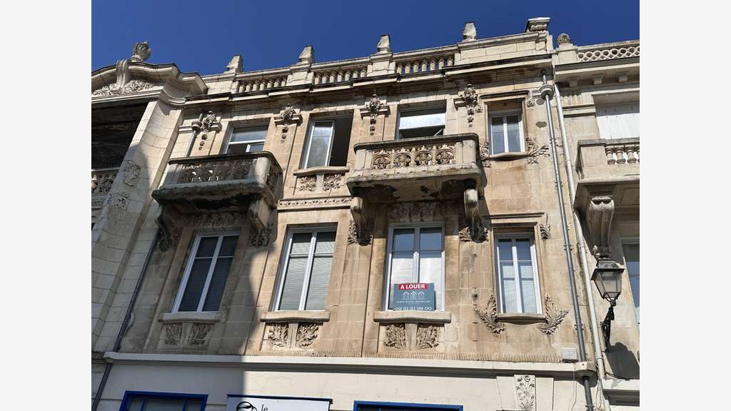 Location bureau 67m² R+1 Les Sables hyper centre