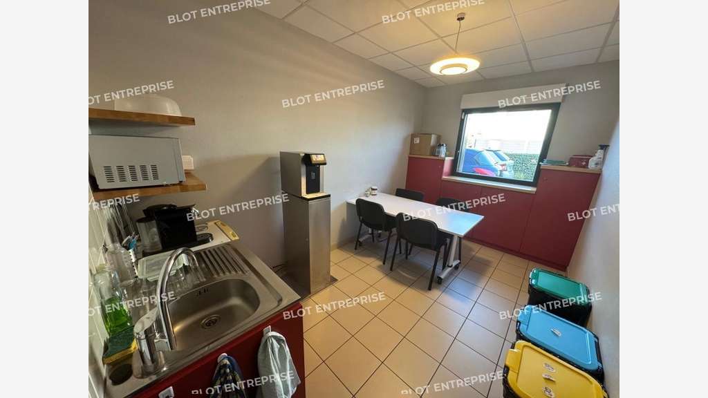A louer bureaux 210m² ERP PMR aux Sorinières