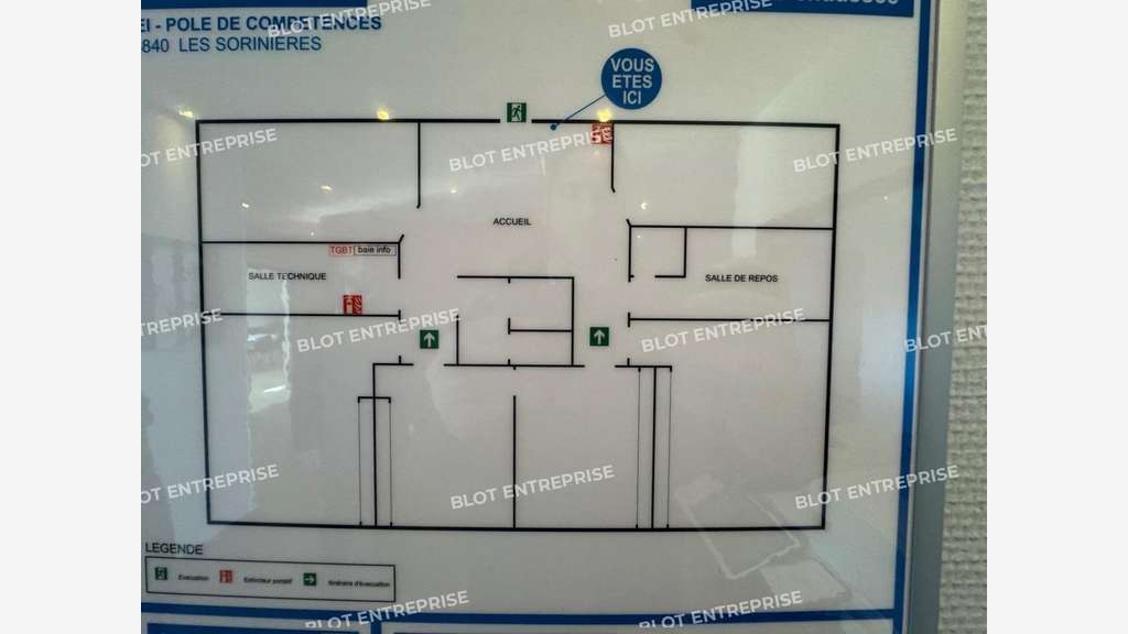 A louer bureaux 210m² ERP PMR aux Sorinières