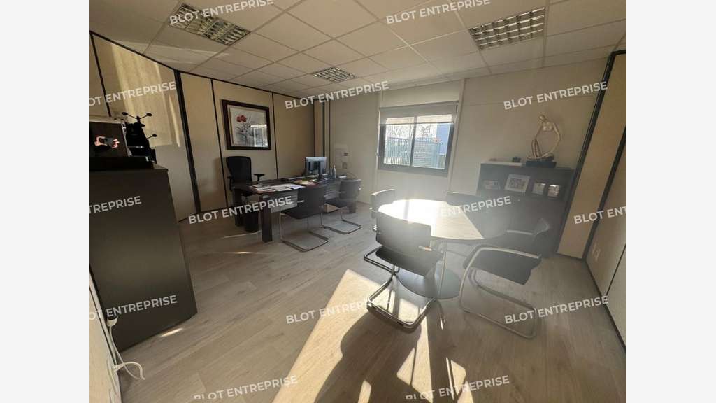 AV bureaux 520m² Les Sorinières empl stratégique