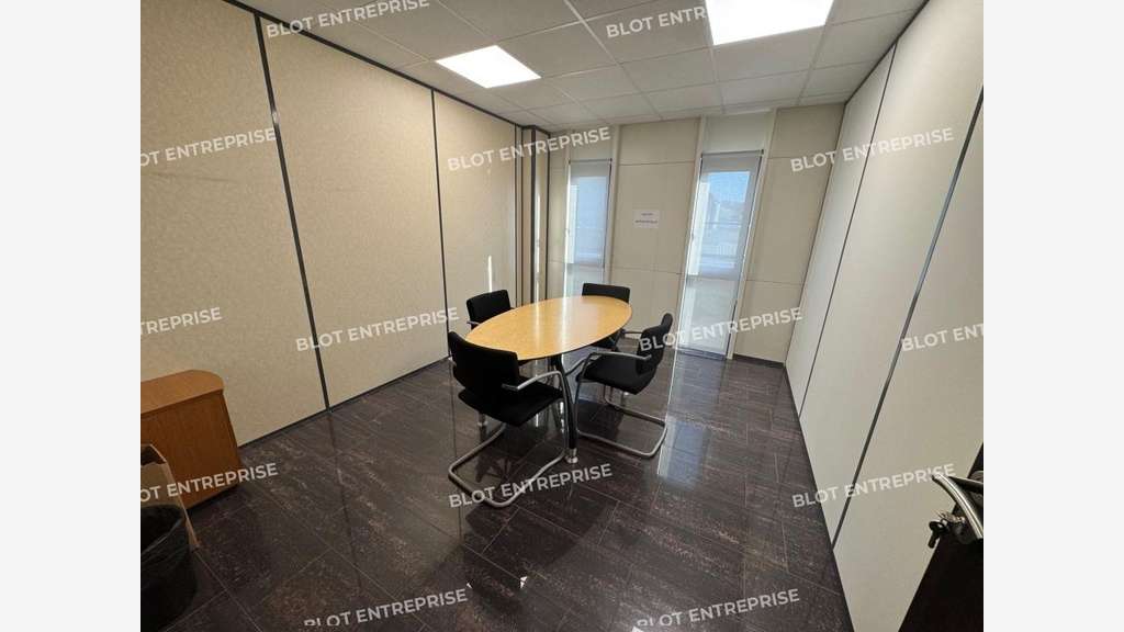 AV bureaux 520m² Les Sorinières empl stratégique
