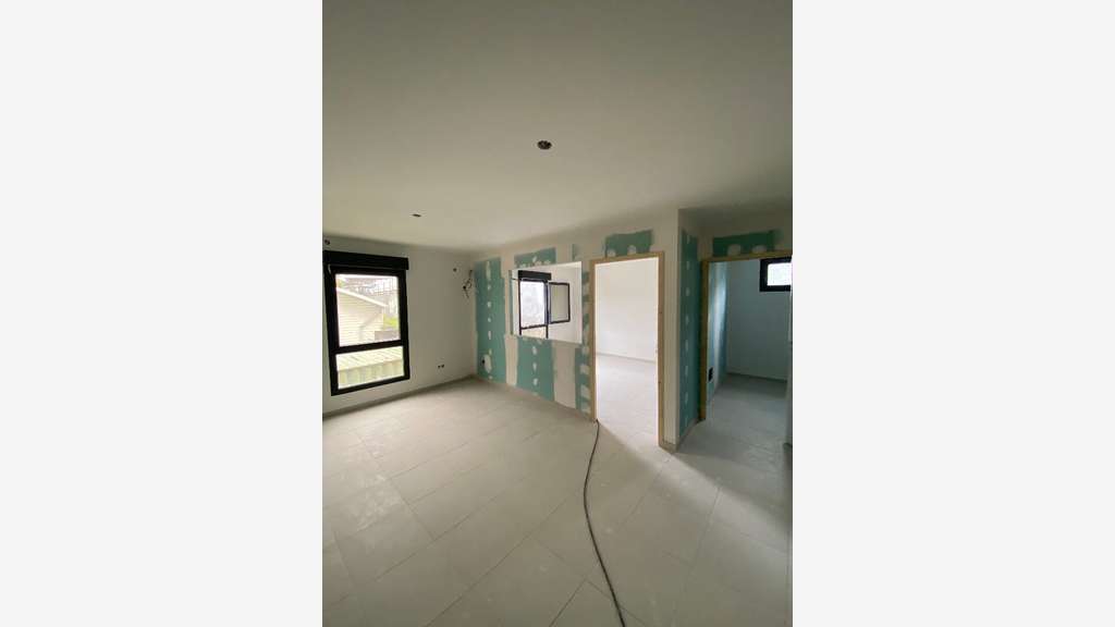 Local professionnel 52m² neuf aux Trois-Îlets