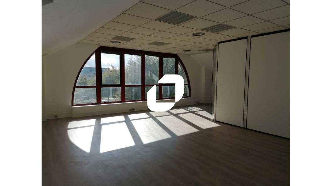 A louer Bureaux 75m² Les ulis