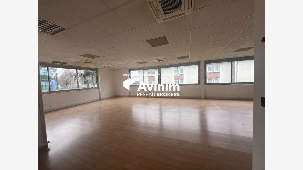 A louer bureau 40m² R+2 Les Ulis ZA Courtaboeuf