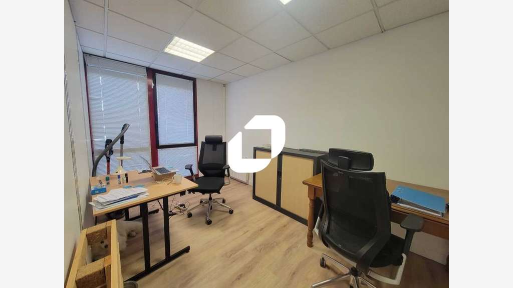 A louer Bureaux 74m² Les ulis