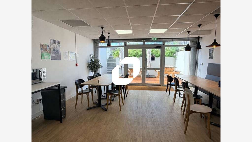 A louer Bureaux 2216m² Les ulis