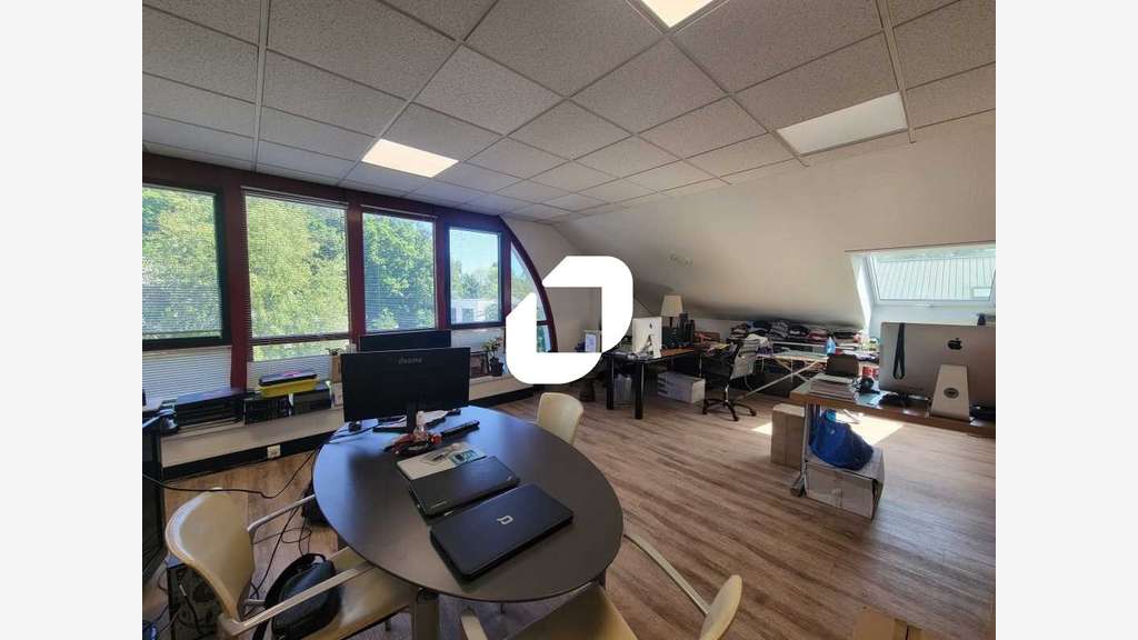 A louer Bureaux 74m² Les ulis