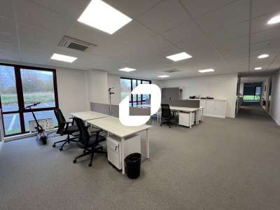A louer Bureaux 1365m² Lesquin