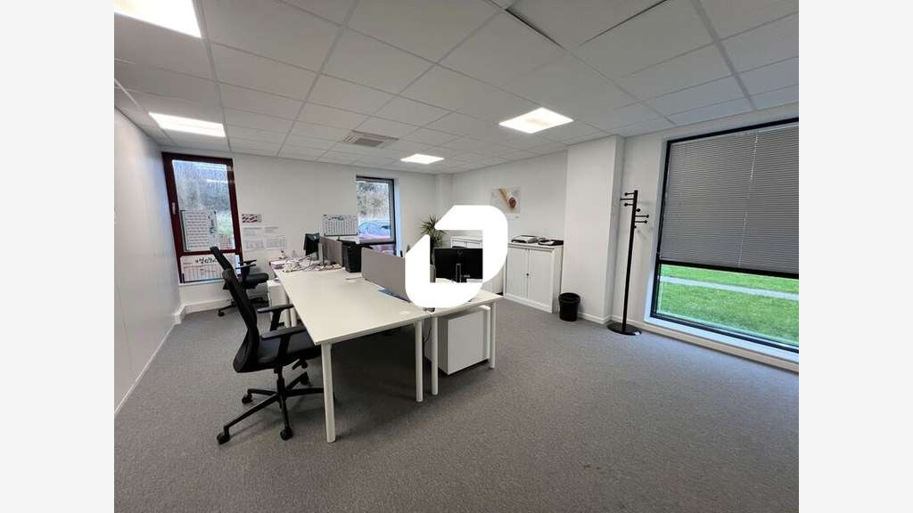 A louer Bureaux 1365m² Lesquin