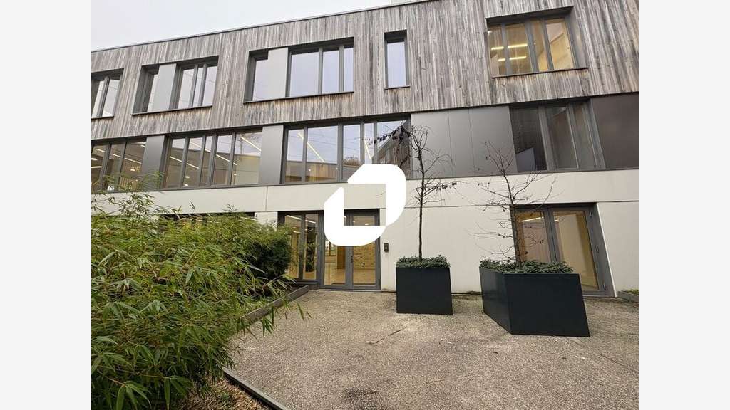 A louer Bureaux 2001m² Lezennes