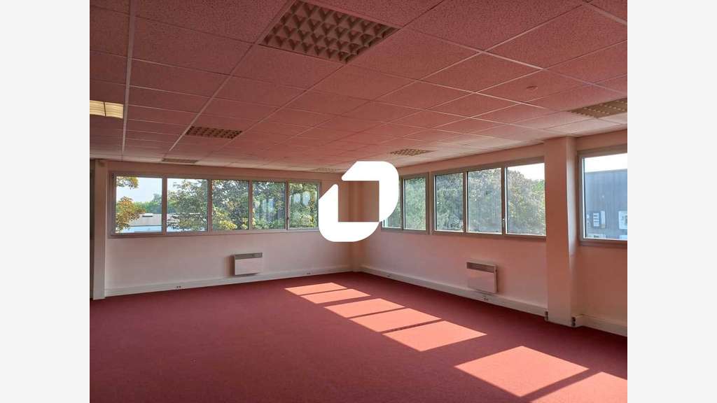 A louer Bureaux 642m² Lezennes
