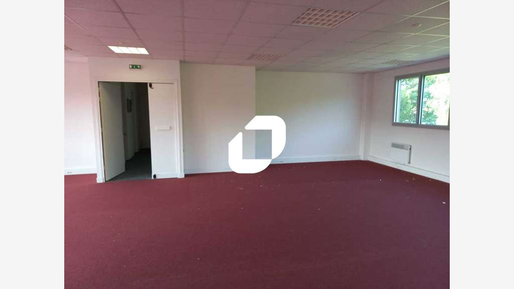A louer Bureaux 642m² Lezennes