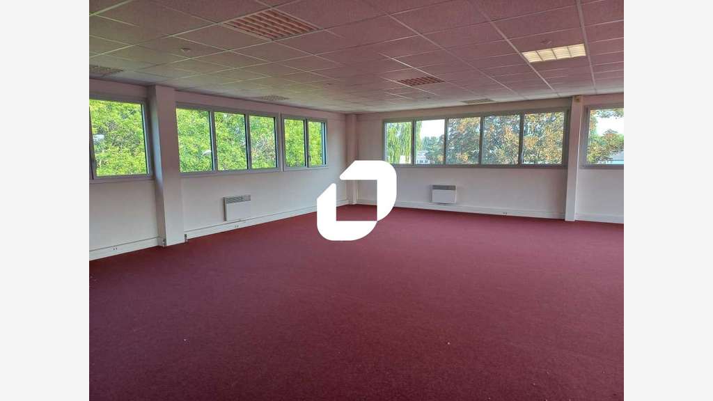 A louer Bureaux 642m² Lezennes
